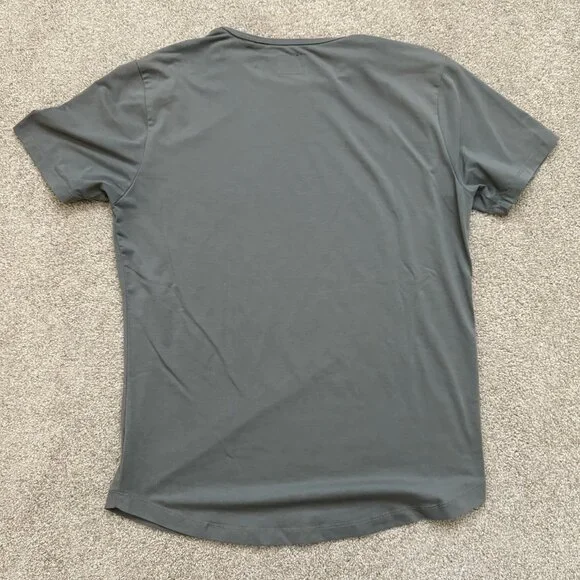 Bundle of 4 T-shirts - Picture 5 of 9